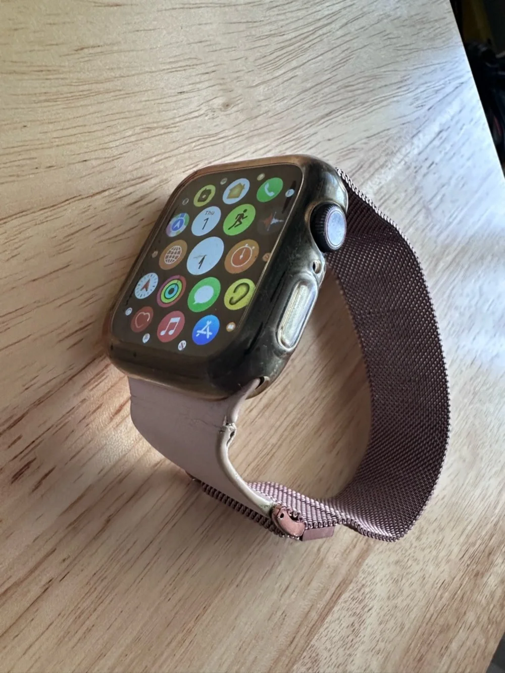 Apple Watch 32gb in Pink Leather with Rose Gold Band model A2095